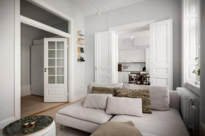 Heart of Södermalm Walk to Everything - 2Bed Apart, Stockholm